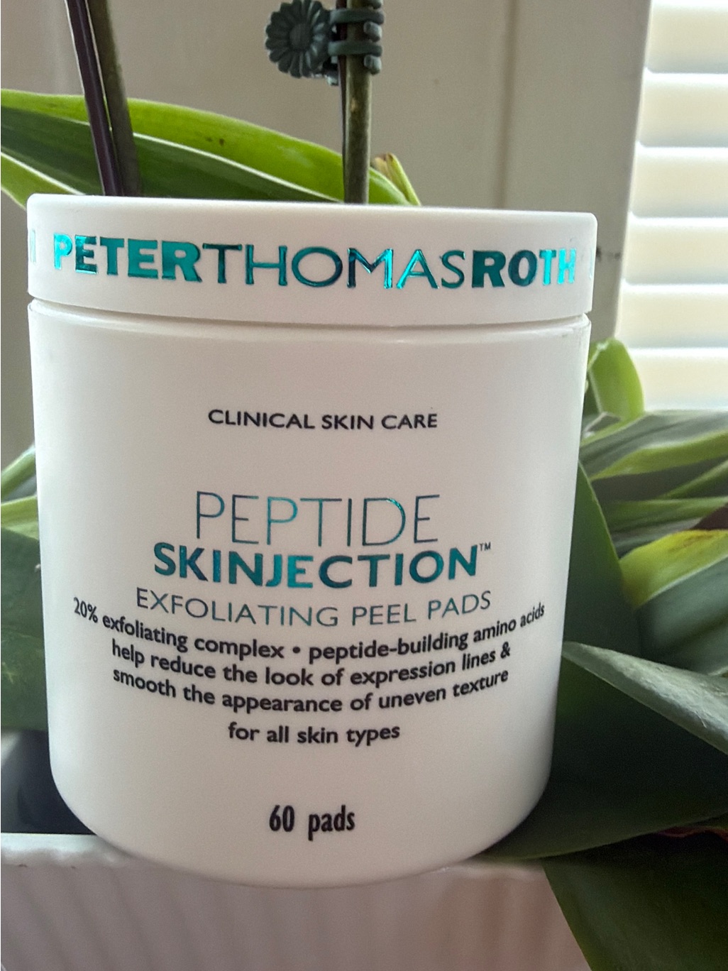 Peter Thomas Roth White And Teal Peptide Skinjection Exfoliating Peel Pads